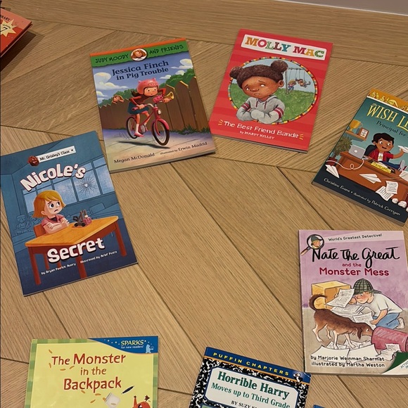 Children's Book Collection - Colorful Assortment - Picture 7 of 8